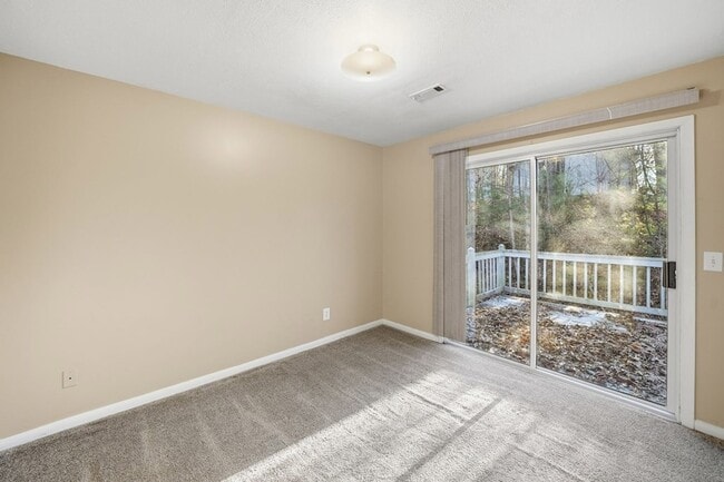 Building Photo - 46 James Dr