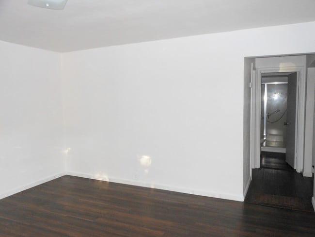 Building Photo - 1200 State St