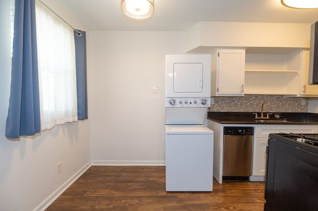 Building Photo - Charming 2-Bedroom, 1-Bath Near Downtown & UT