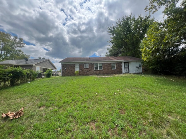 Building Photo - 3390 Ridgemont Ave