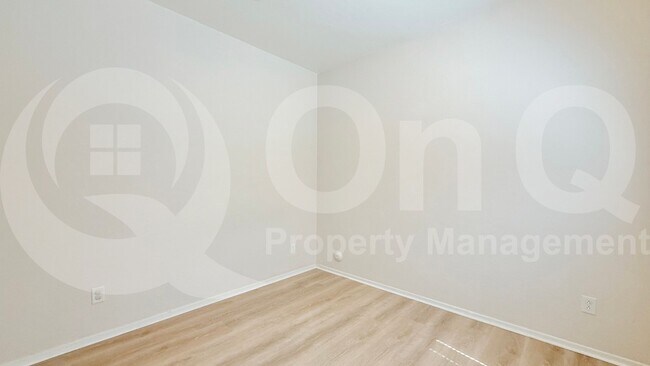 Building Photo - 2516 W Amber Sun Dr