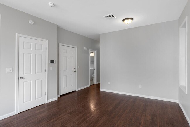 Building Photo - 65 Dana Ave