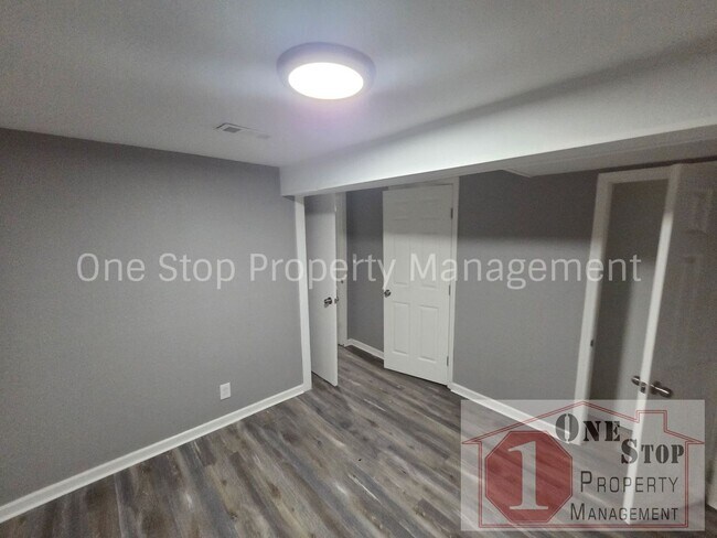 Building Photo - Beautiful 3 Bedroom 2 Bathroom in Kansas City