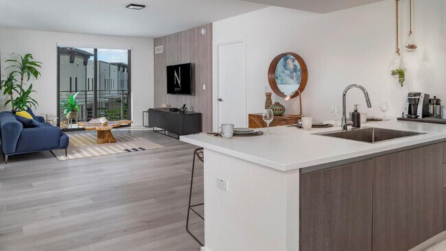 Building Photo - 425-475 E Atlantic Blvd