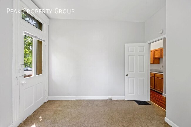 Building Photo - 494 Riddle Rd