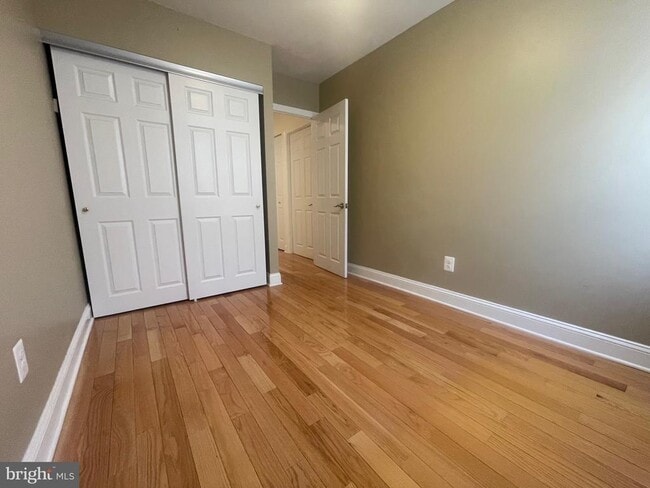 Building Photo - 7814 Saturn Pl