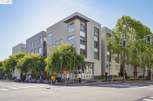Building Photo - 6466 Hollis St