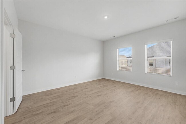 Building Photo - 4628 W Aurora St