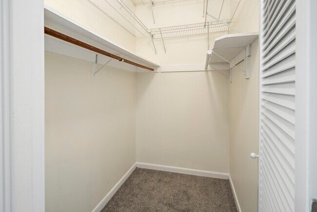 Building Photo - 492 Beacon St