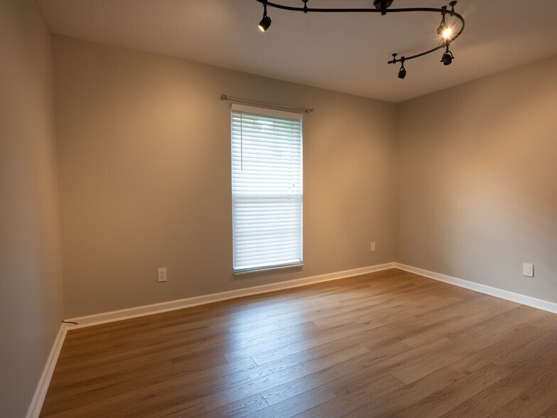 Building Photo - 11328 Snyder Rd