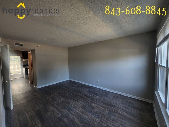 Building Photo - 921 Nabors Dr