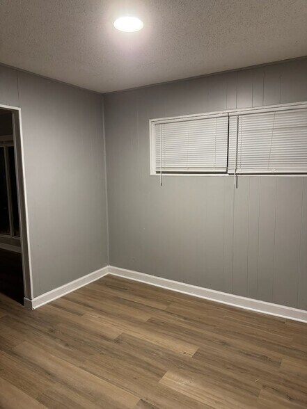 Building Photo - 7601 E 108th St