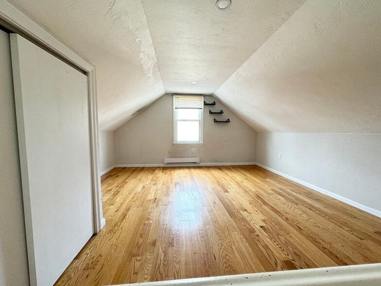 Building Photo - 21 Sydney St