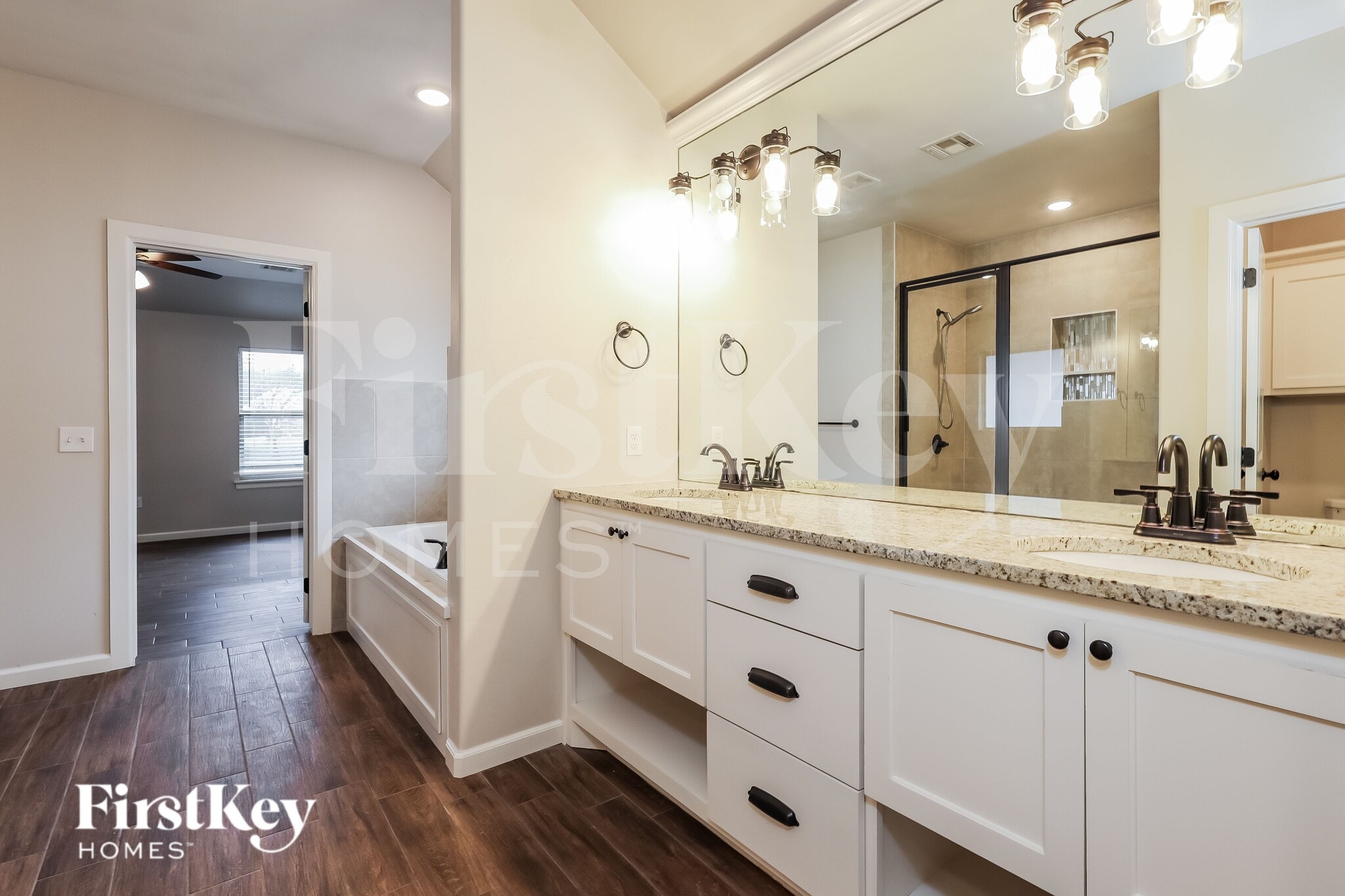 Building Photo - 517 Siena Dr