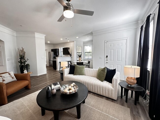 Building Photo - Luxury + Location: Limited-Time Savings!