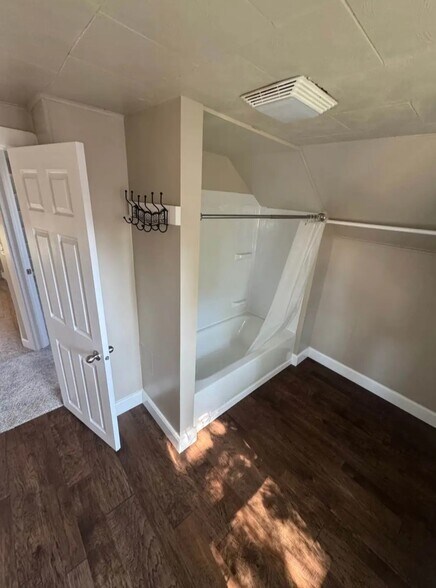 Building Photo - 1026 S 3rd Ave