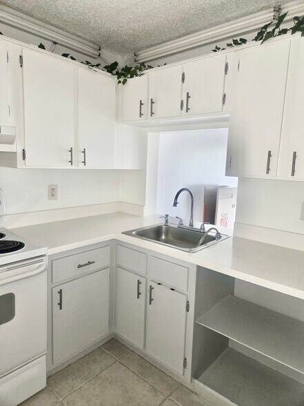 Building Photo - 17000 NW 67th Ave