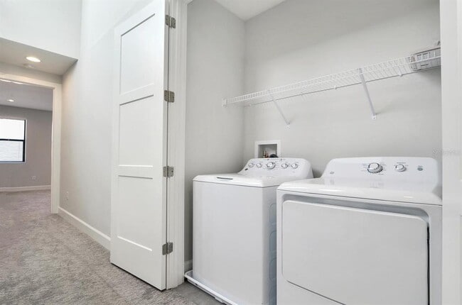 Building Photo - 401 N Oregon Ave