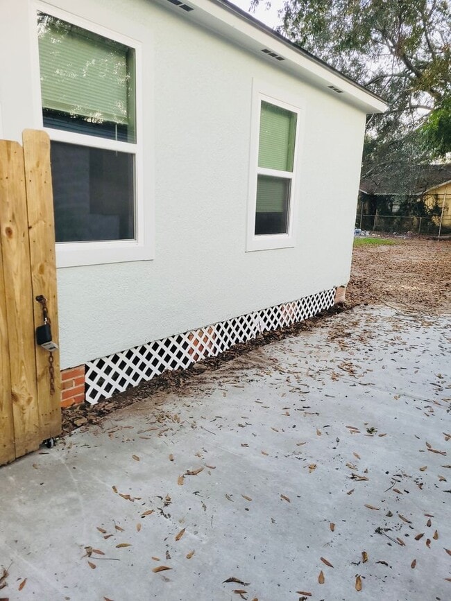 Building Photo - 4958 Bradley St