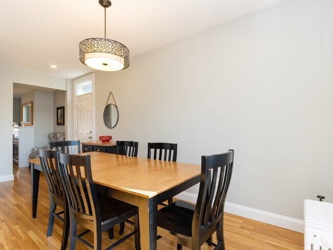 Building Photo - 45 Old Harbor St