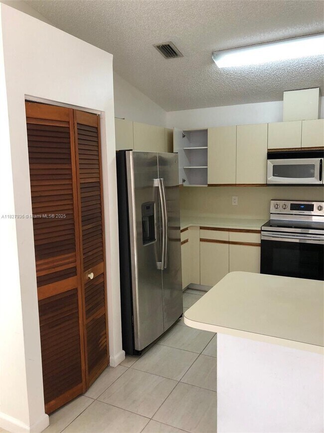 Building Photo - 6132 NW 181st Terrace Cir W