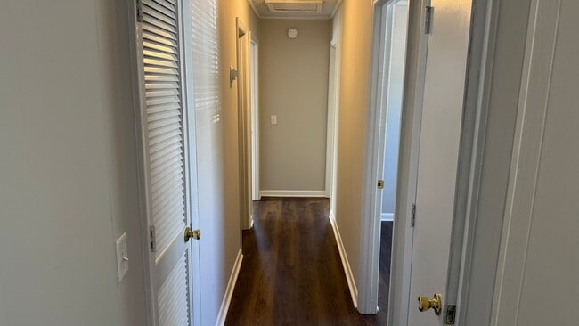 Building Photo - WINTER MOVE-IN SPECIAL: $500 OFF 1st MONTH'S RENT!**