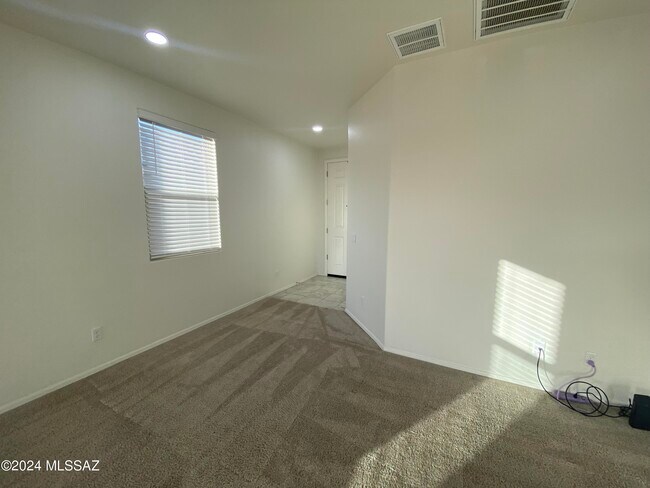 Building Photo - 12265 N Sutter Dr