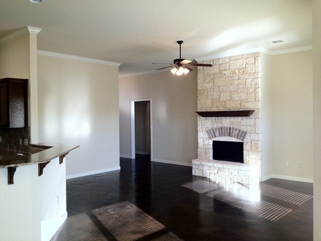 Building Photo - Duplex