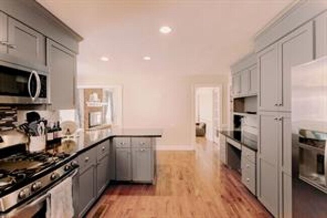 Building Photo - Gorgeous 4 bed, 3 bath in Great Bridge!
