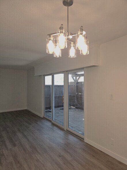 Patio door - 1005 E Northern Ave