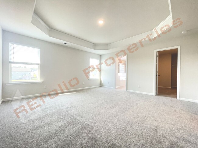 Building Photo - Beautiful 4 Bedroom 2.5 Bathroom Home w/ G...