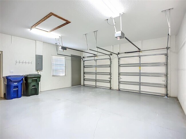 Building Photo - 2960 Sandringham Pl