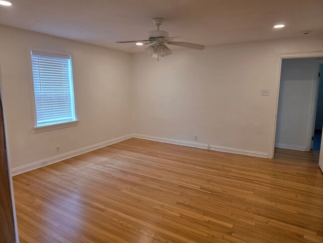 Building Photo - 7264 Northmoor Dr