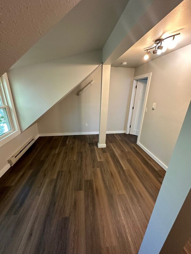 Building Photo - 723/725 Frederick St