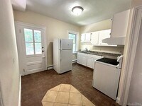 Building Photo - 9 Grand St