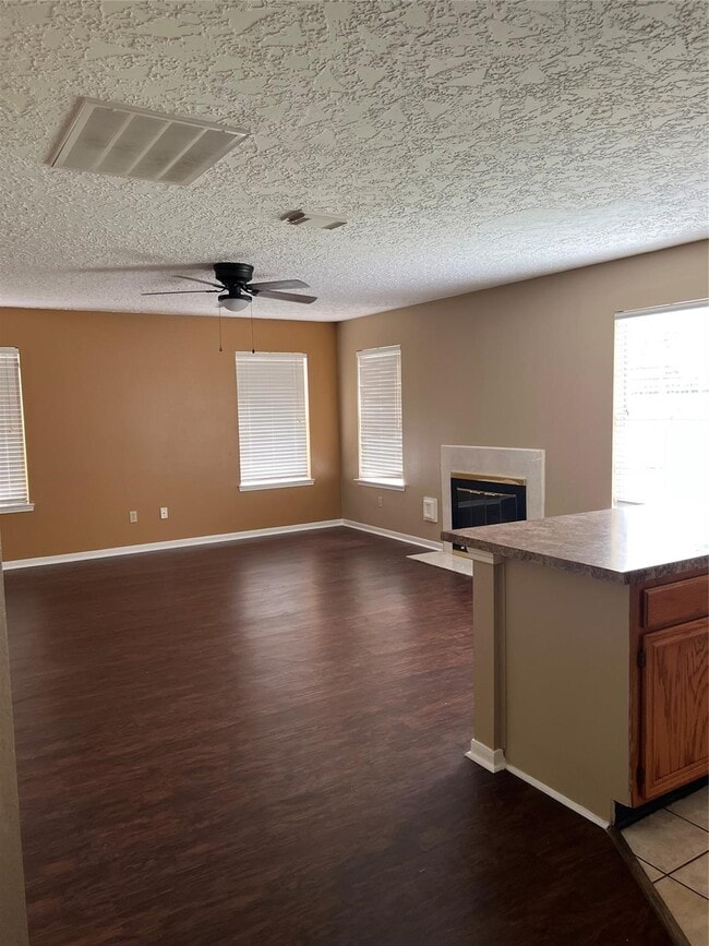 Building Photo - 13967 Dentwood Dr