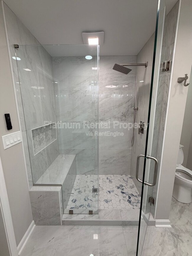 Building Photo - 1900 Selwyn Dr