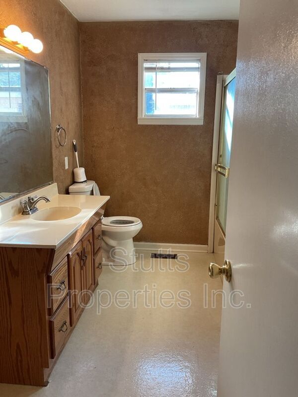 Building Photo - 1810 Marlborough Blvd