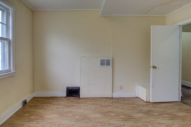 Building Photo - 2530 7th Ave