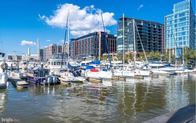 Building Photo - 1250 4th St SW