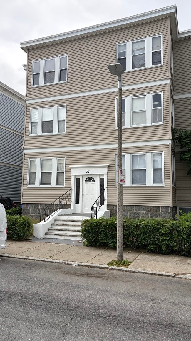 Building Photo - 27 Hosmer St