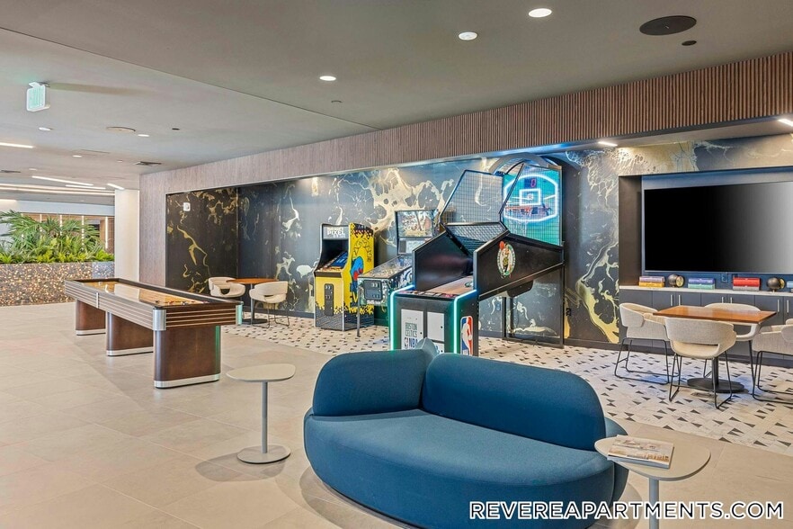 Building Photo - 62 Boylston St