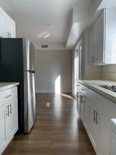 Kitchen - 3127 Prospect Ave