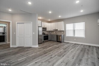 Building Photo - 616 Union St