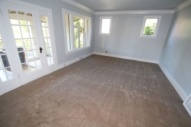 Building Photo - 18824 Bothell Way NE