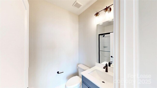 Building Photo - 407 Devender Ln