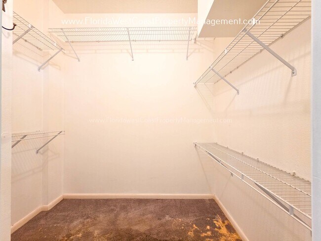 Building Photo - CUTE AND SPACIOUS 3 BEDROOM/ 2 BATH POOL HOME! NORTH PALMETTO! PET FRIENDLY!