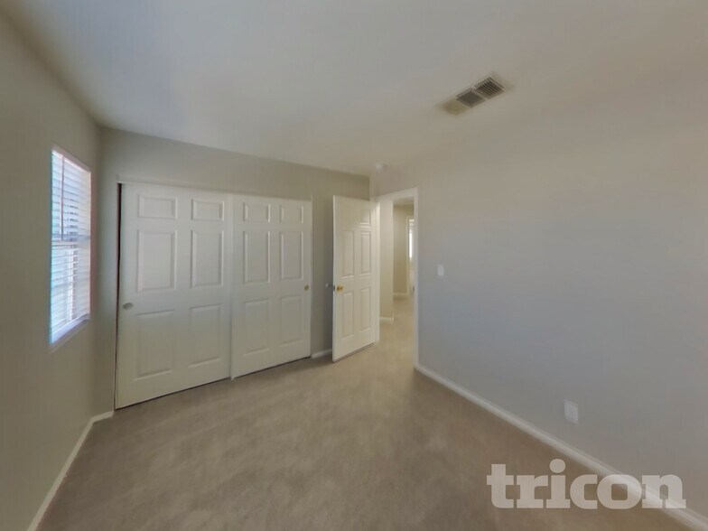 Building Photo - 697 Senator Ct