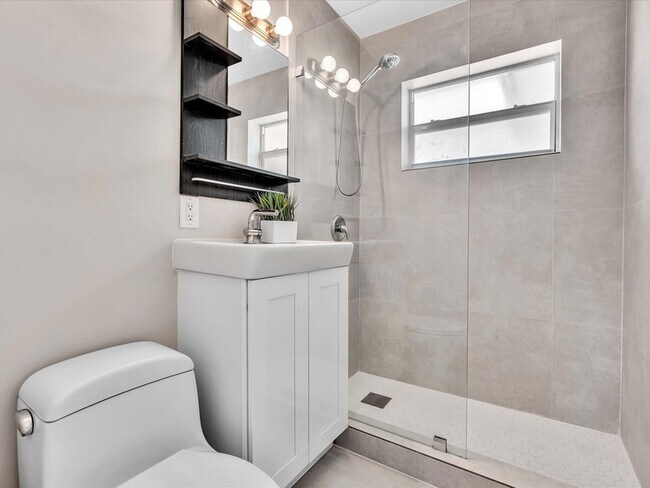 Building Photo - 54 SW 16th St