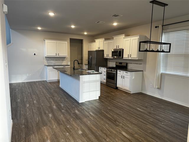 Building Photo - 2165 Barx Dr